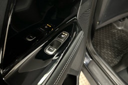 sininen Kia Niro plug-in 2020 kuva 21.
