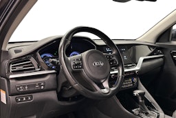 sininen Kia Niro plug-in 2020 kuva 7.