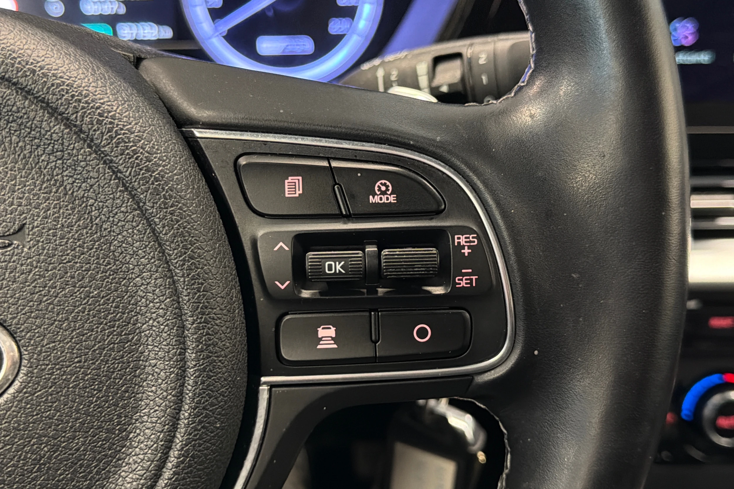 met. harmaa Kia Niro plug-in 2020 kuva 16.