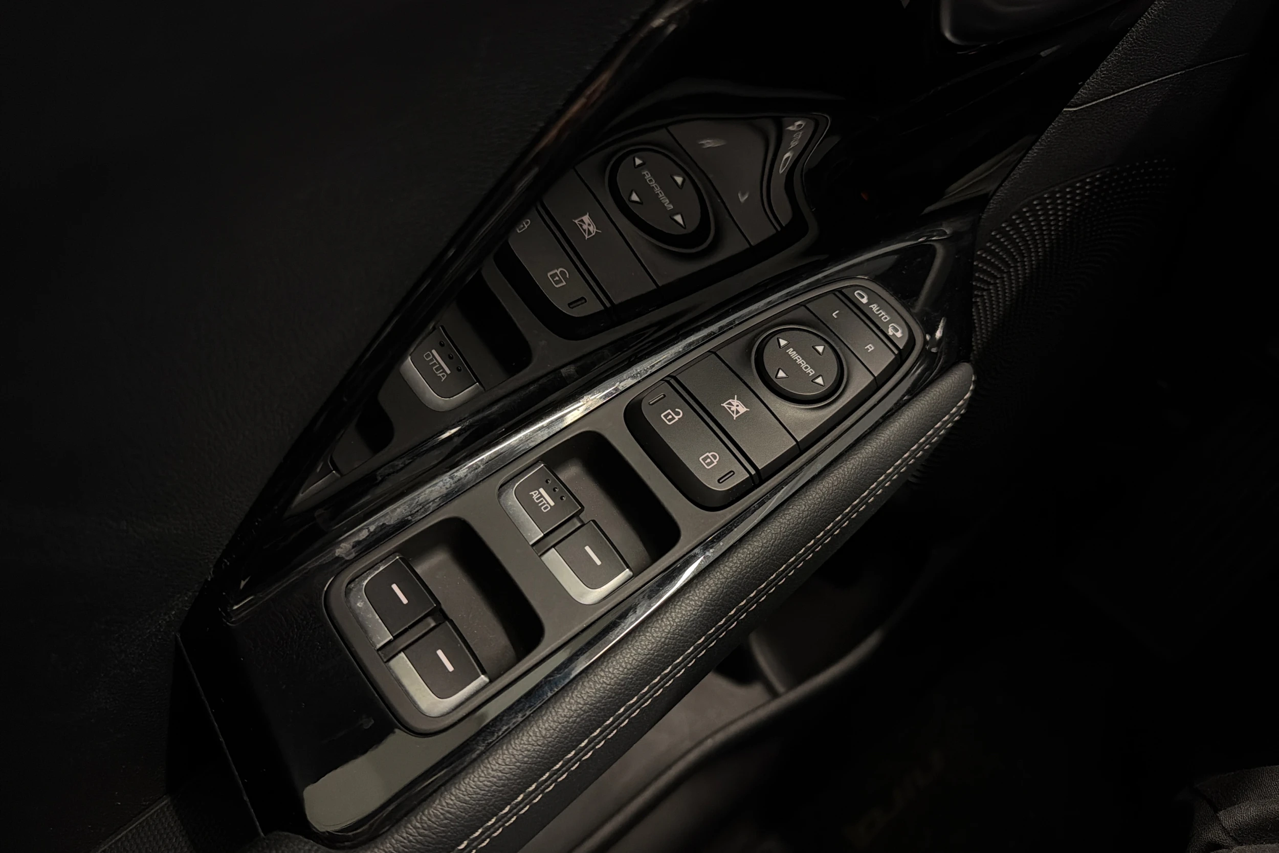 met. harmaa Kia Niro plug-in 2020 kuva 21.
