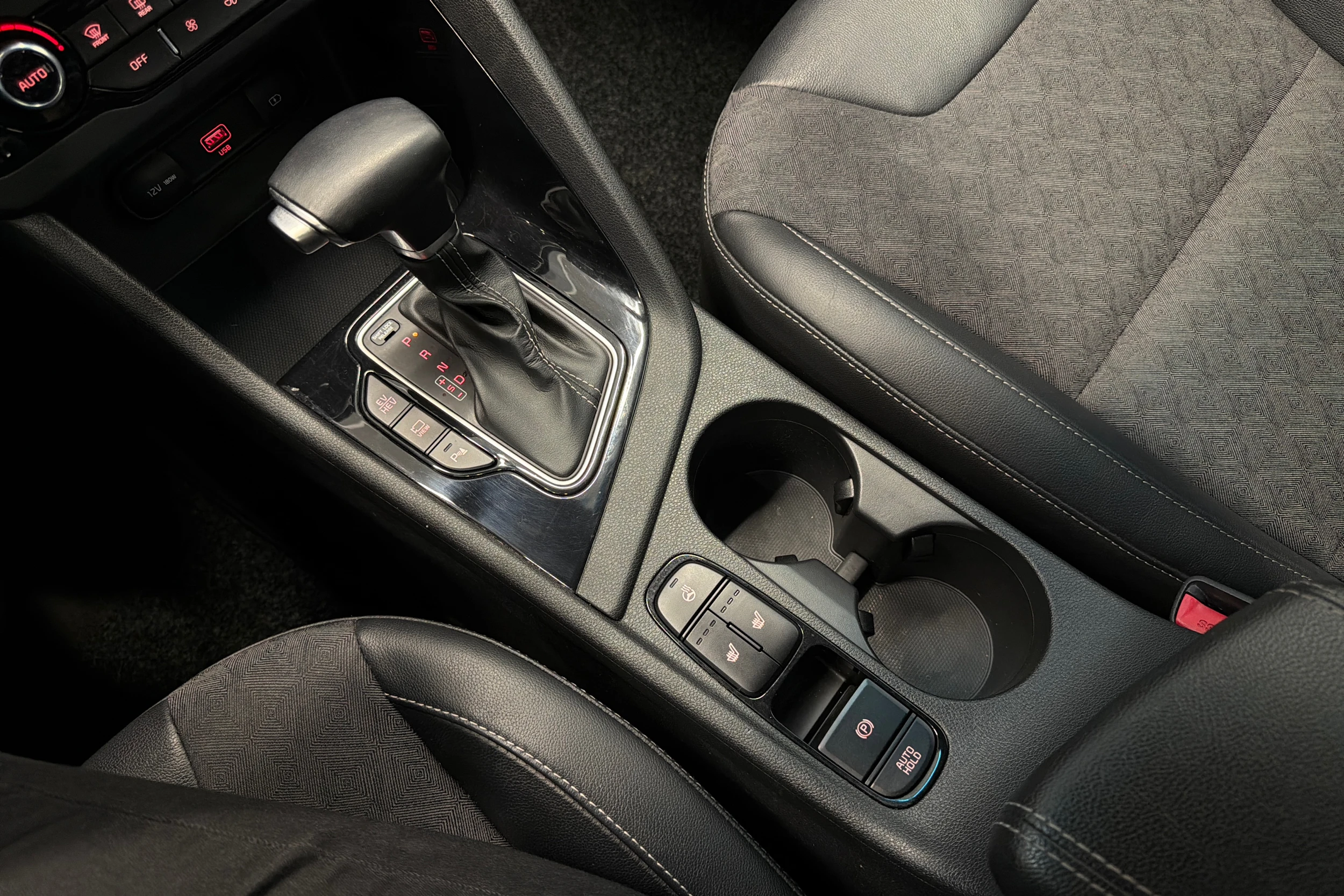 met. harmaa Kia Niro plug-in 2020 kuva 22.