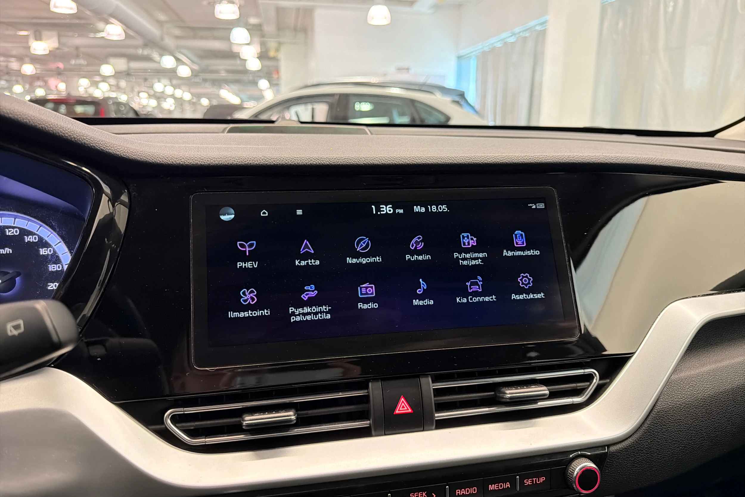 met. harmaa Kia Niro plug-in 2020 kuva 25.