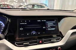 met. harmaa Kia Niro plug-in 2020 kuva 26.