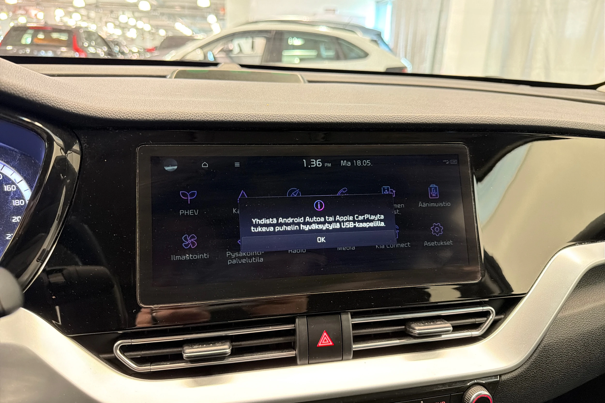 met. harmaa Kia Niro plug-in 2020 kuva 29.