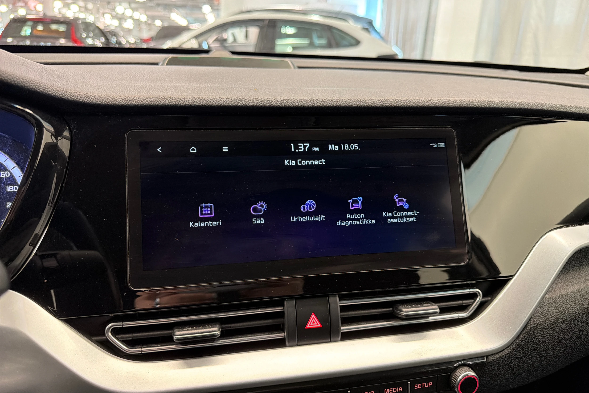 met. harmaa Kia Niro plug-in 2020 kuva 30.