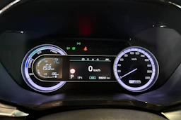 punainen Kia Niro plug-in 2020 kuva 15.