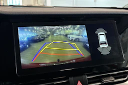 punainen Kia Niro plug-in 2020 kuva 17.