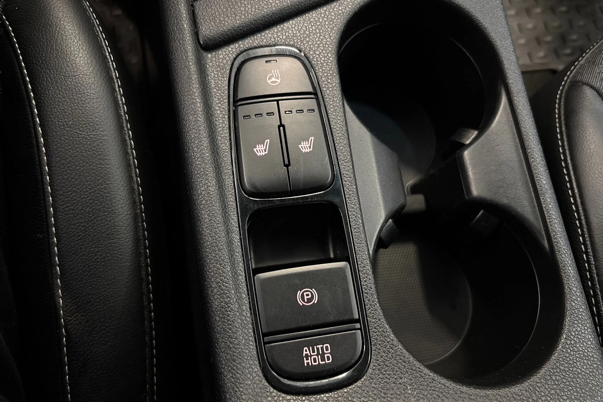 punainen Kia Niro plug-in 2020 kuva 28.