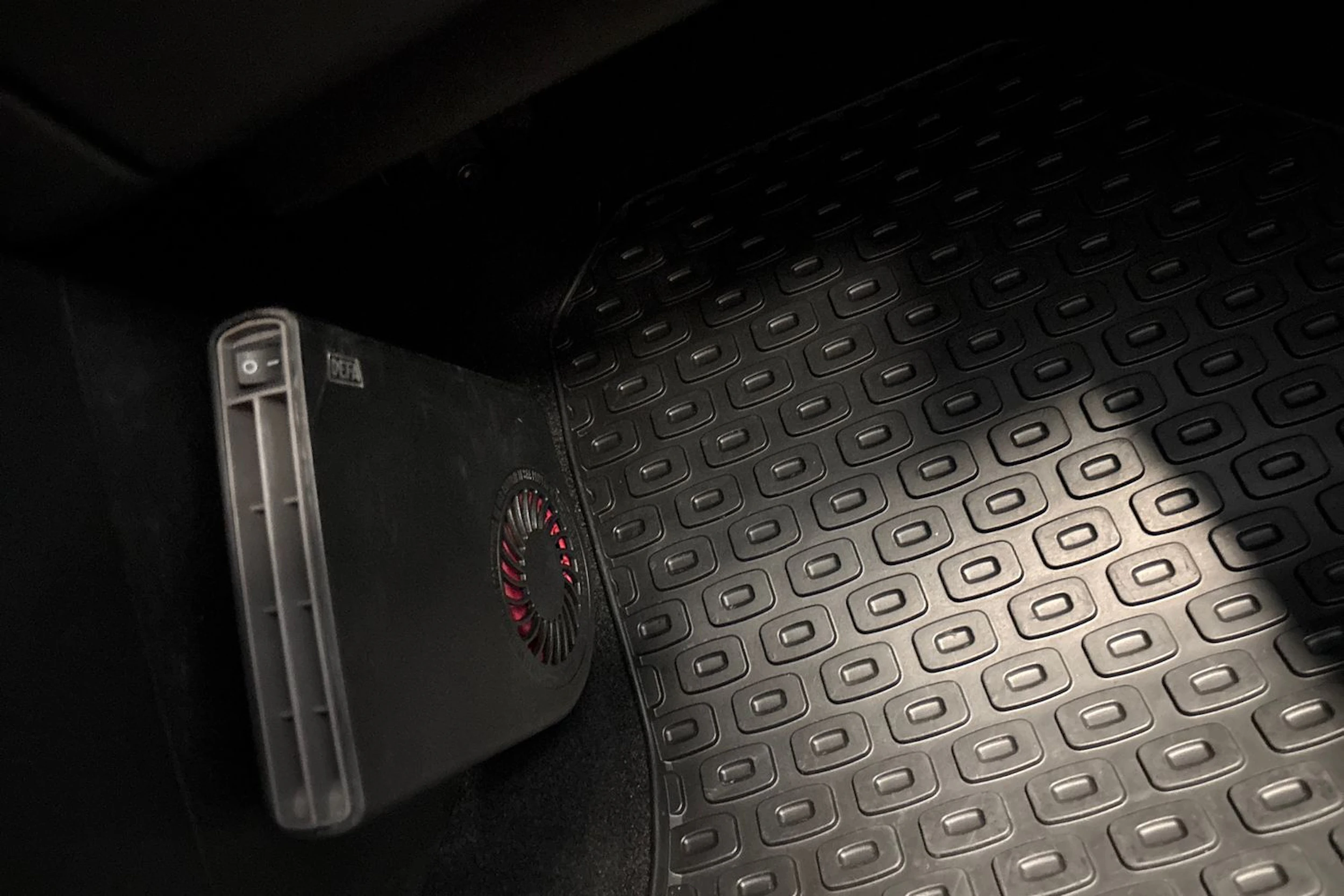 punainen Kia Niro plug-in 2020 kuva 29.