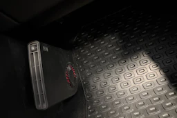 punainen Kia Niro plug-in 2020 kuva 29.