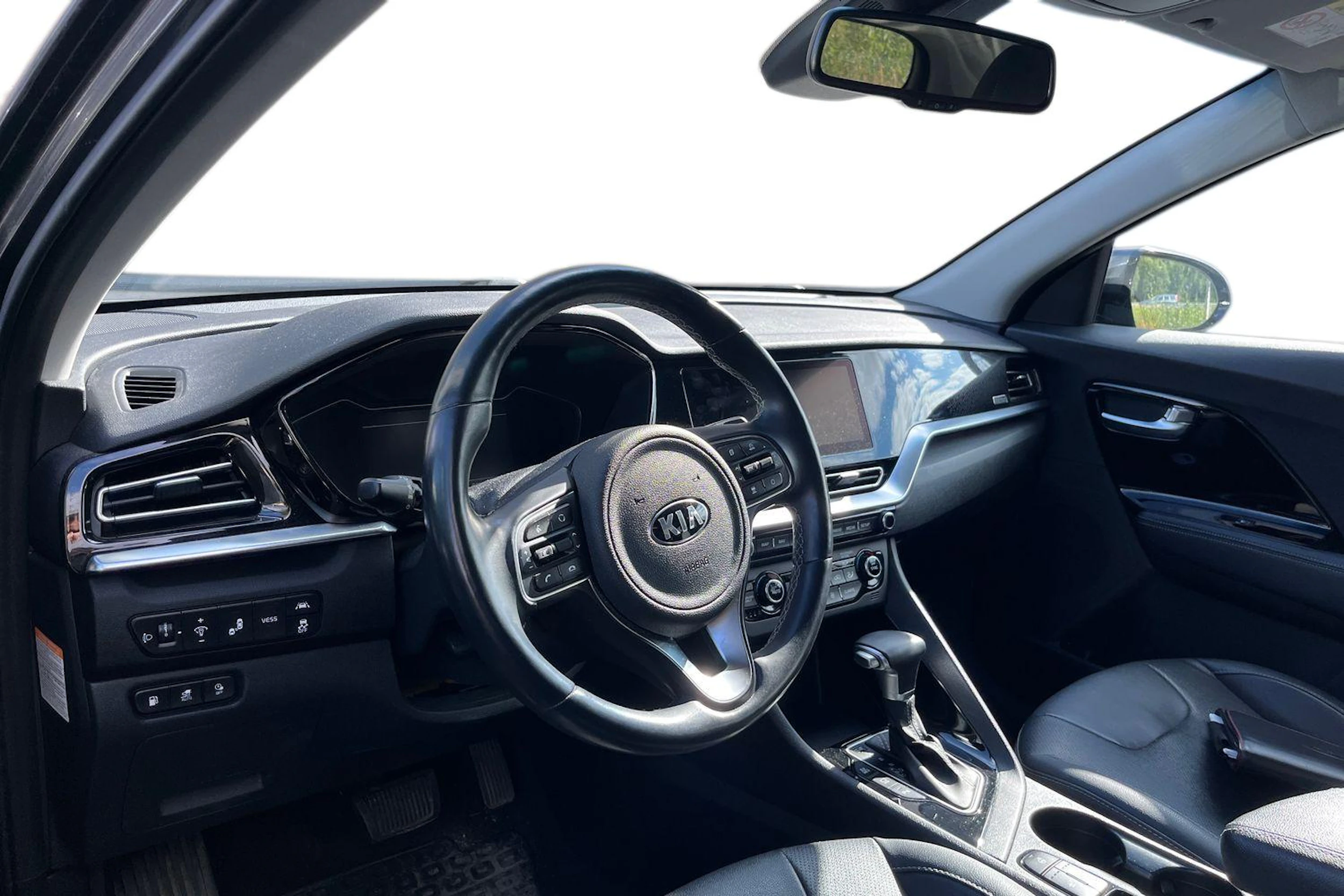 harmaa Kia Niro plug-in 2021 kuva 3.