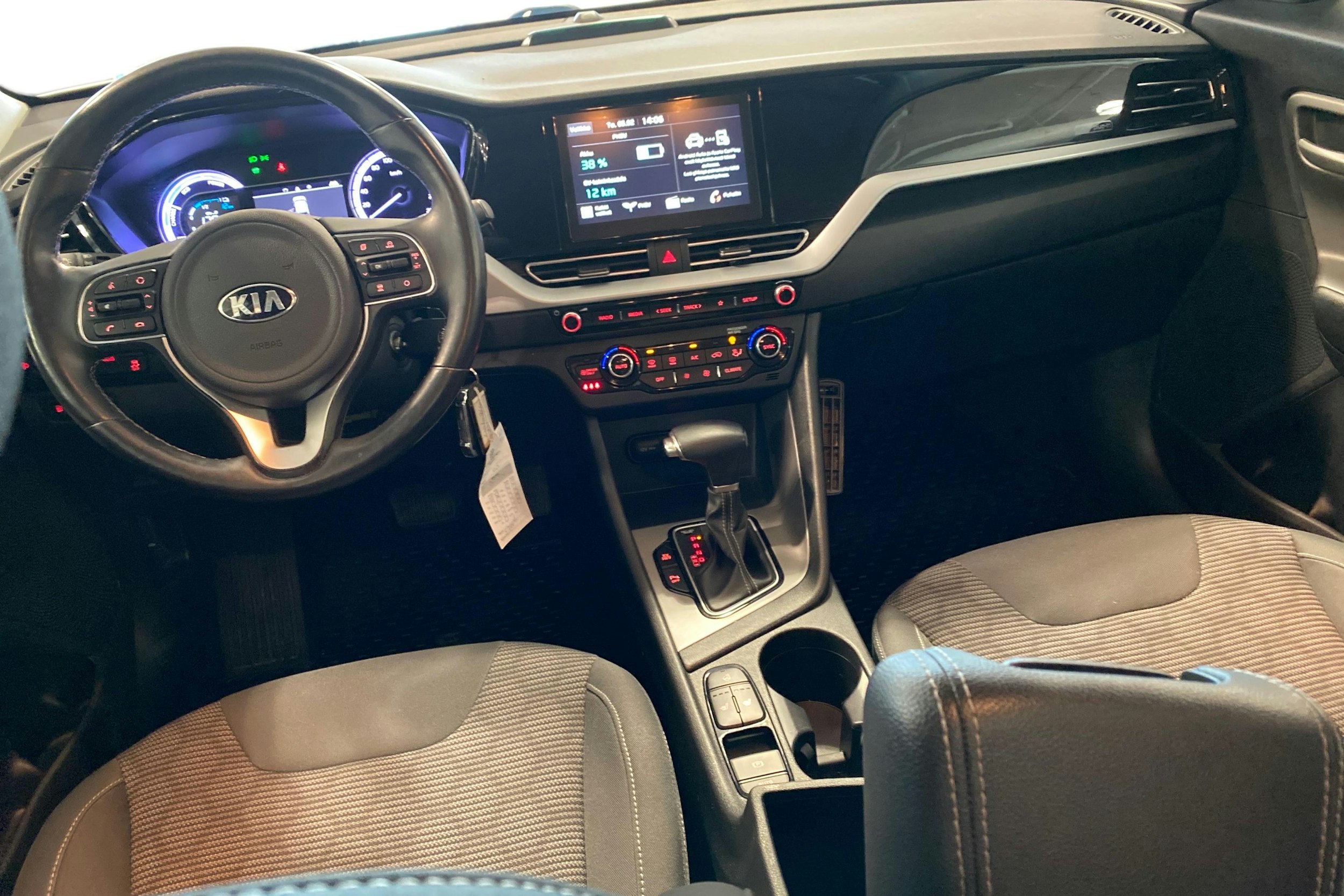 met. valkoinen Kia Niro plug-in 2021 kuva 9.