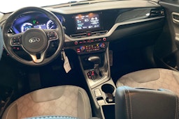 met. valkoinen Kia Niro plug-in 2021 kuva 9.