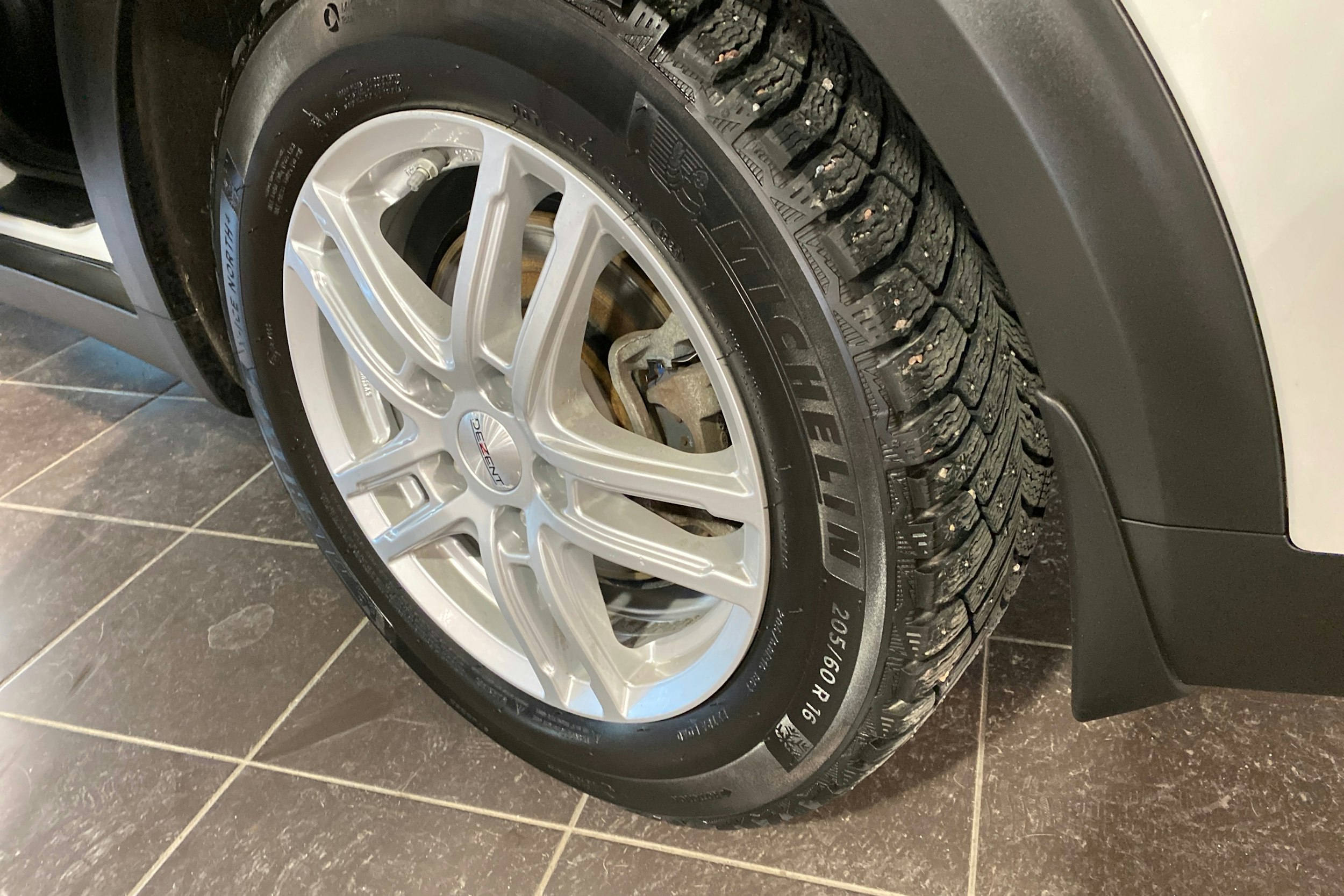 met. valkoinen Kia Niro plug-in 2021 kuva 13.