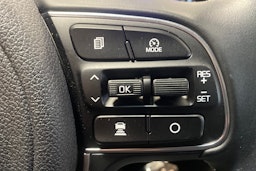 met. valkoinen Kia Niro plug-in 2021 kuva 20.