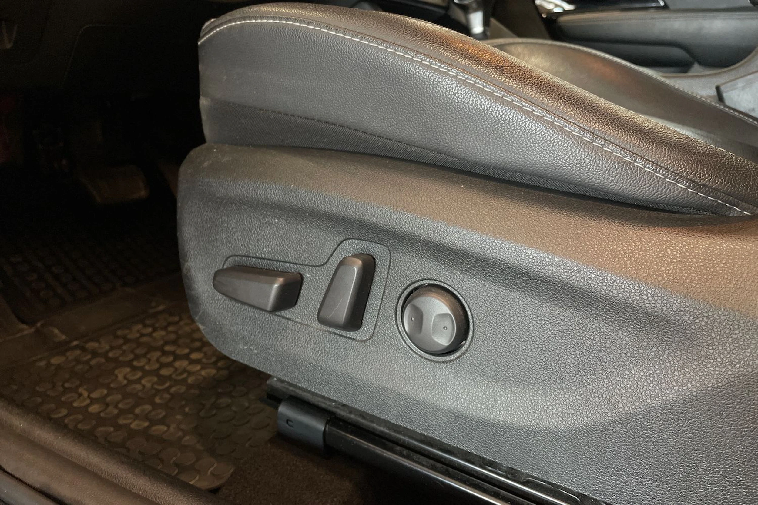 punainen Kia Niro plug-in 2021 kuva 12.