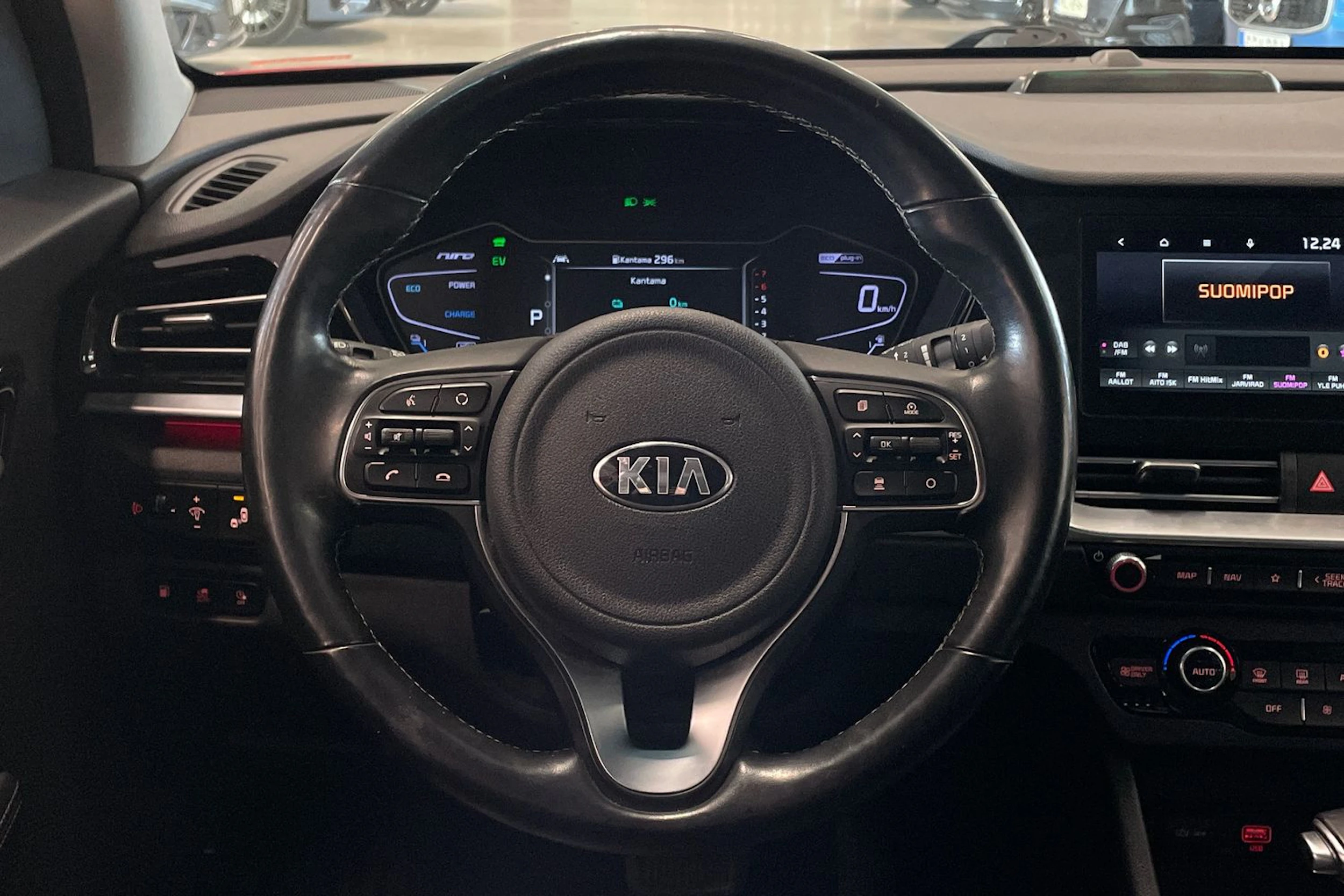 punainen Kia Niro plug-in 2021 kuva 13.