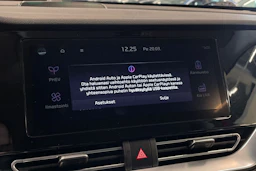 punainen Kia Niro plug-in 2021 kuva 18.