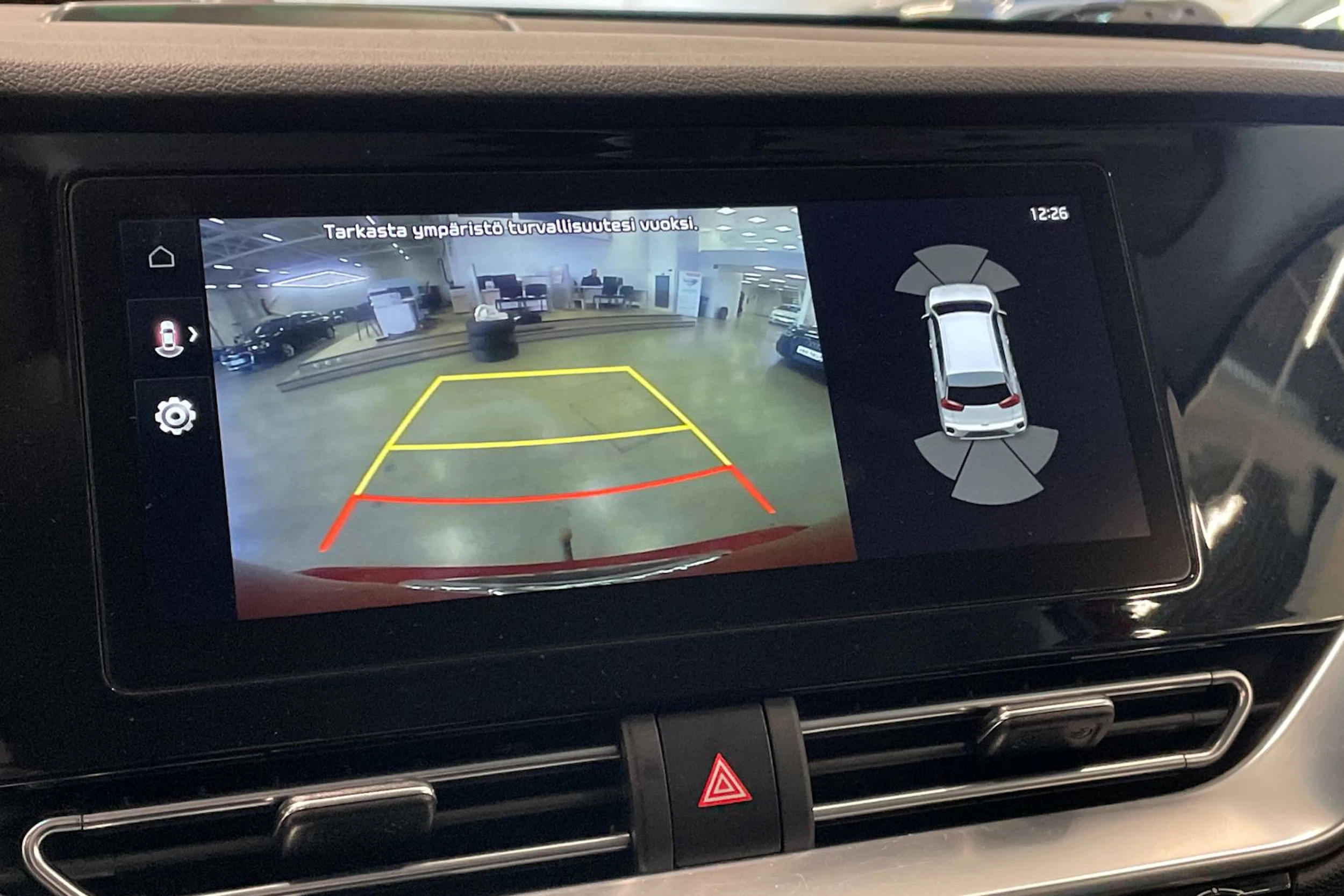 punainen Kia Niro plug-in 2021 kuva 19.