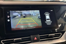 punainen Kia Niro plug-in 2021 kuva 19.