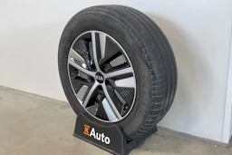 punainen Kia Niro plug-in 2021 kuva 28.