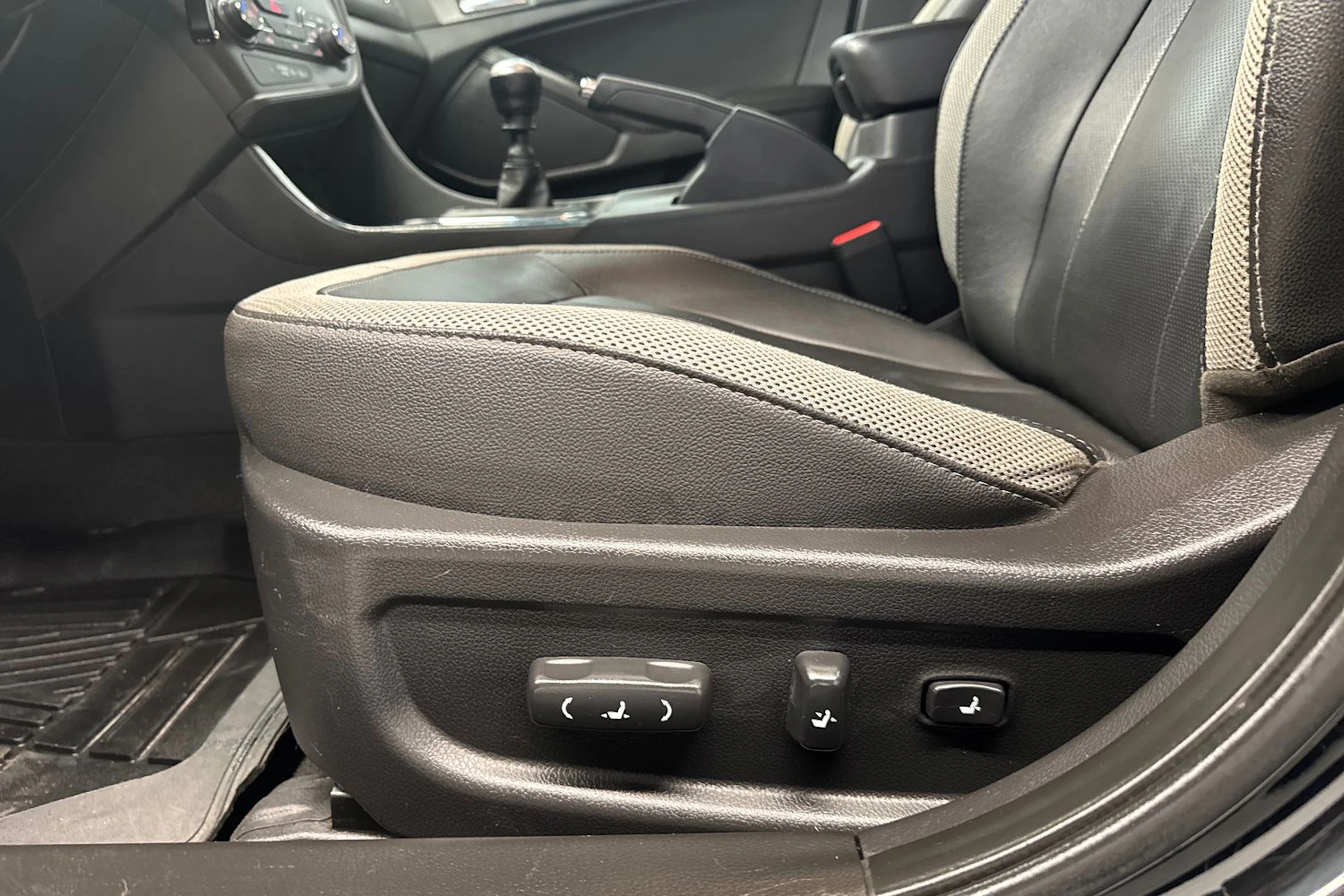 musta Kia Optima 2012 kuva 22.