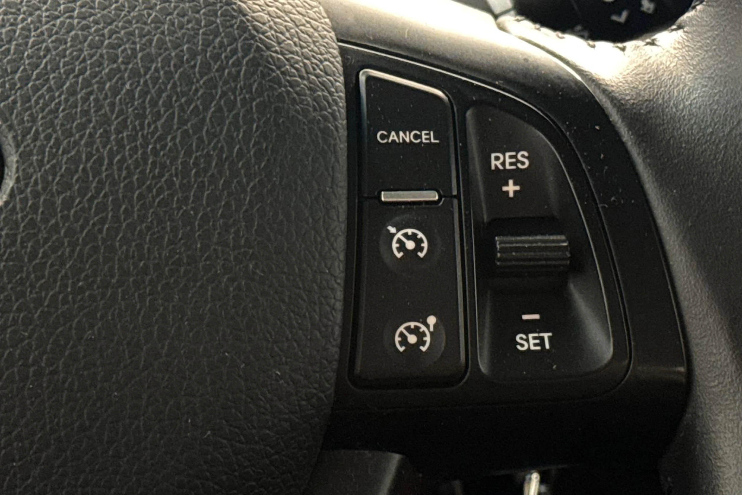 musta Kia Optima 2012 kuva 28.