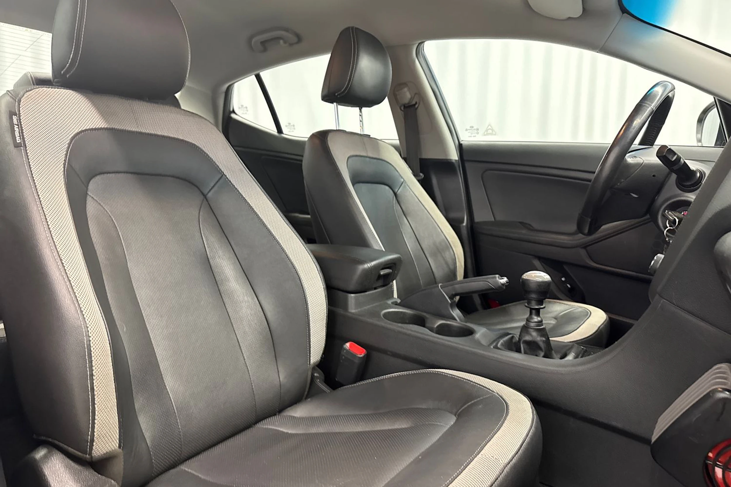 musta Kia Optima 2013 kuva 10.