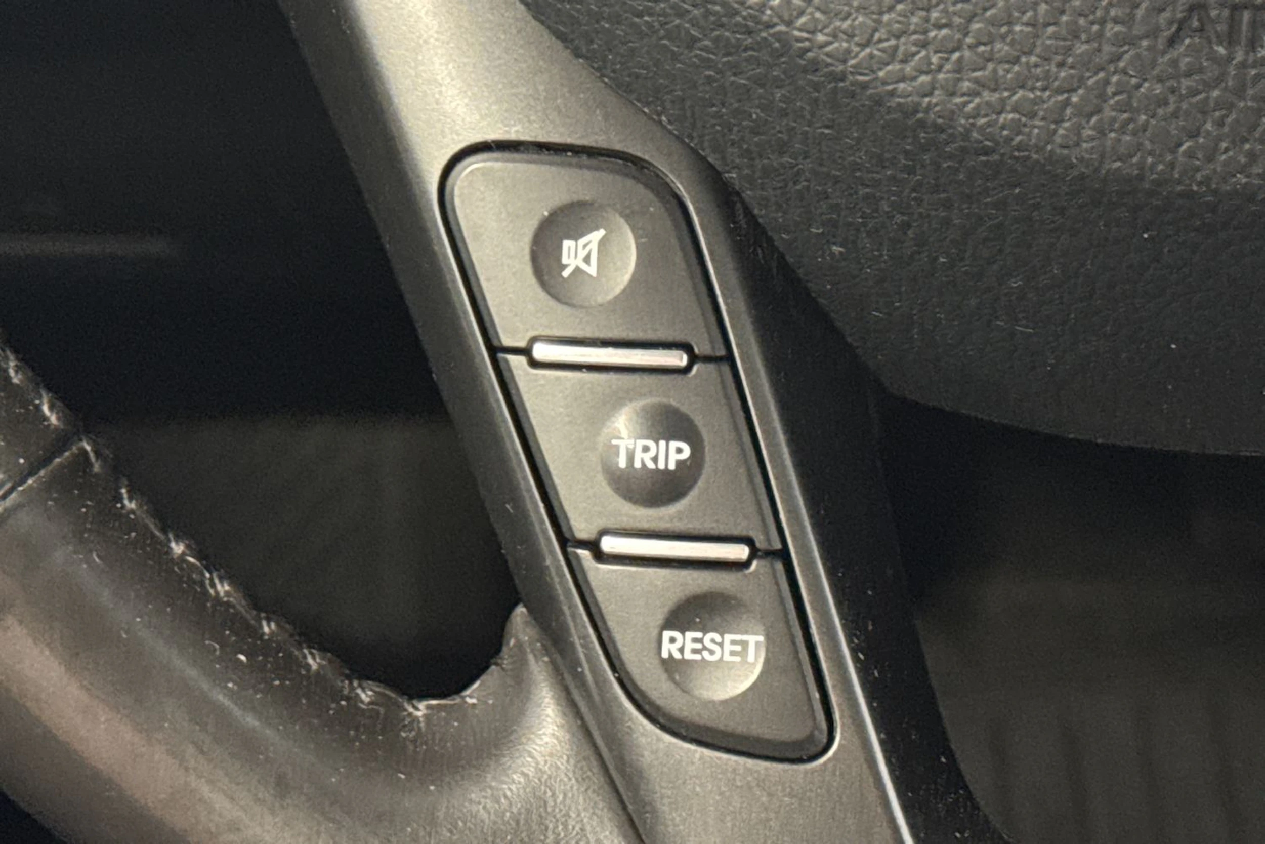 musta Kia Optima 2013 kuva 23.