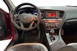Punainen Kia Optima 2013 kuva 9.