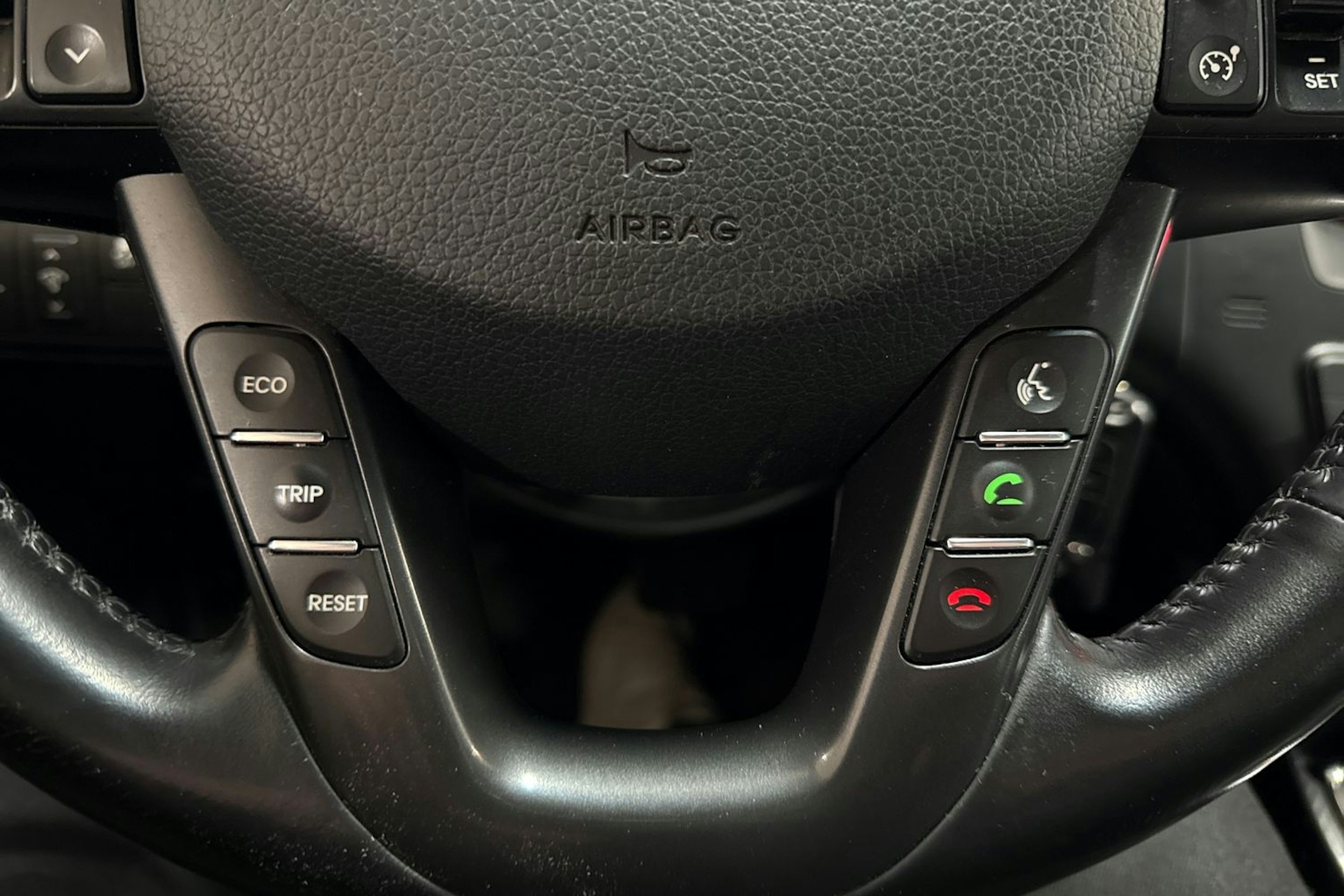 Punainen Kia Optima 2013 kuva 18.