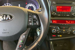 Musta Kia Optima 2013 kuva 12.