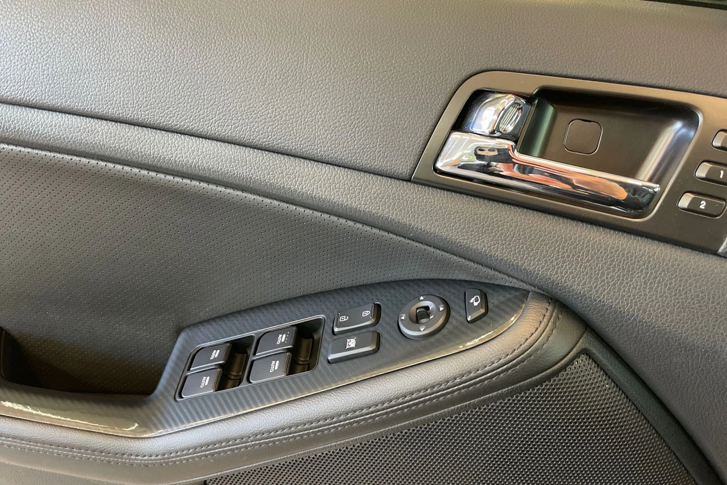 Musta Kia Optima 2013 kuva 17.