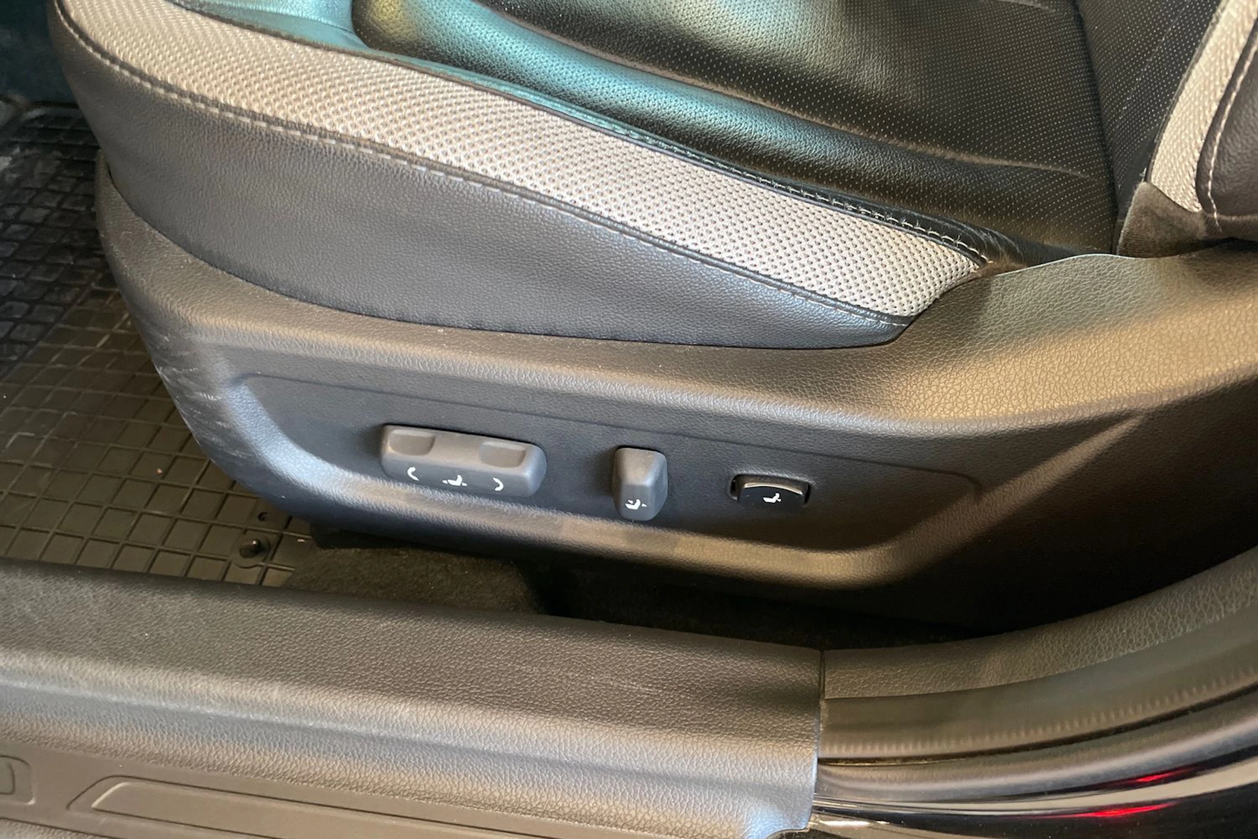 Musta Kia Optima 2013 kuva 19.