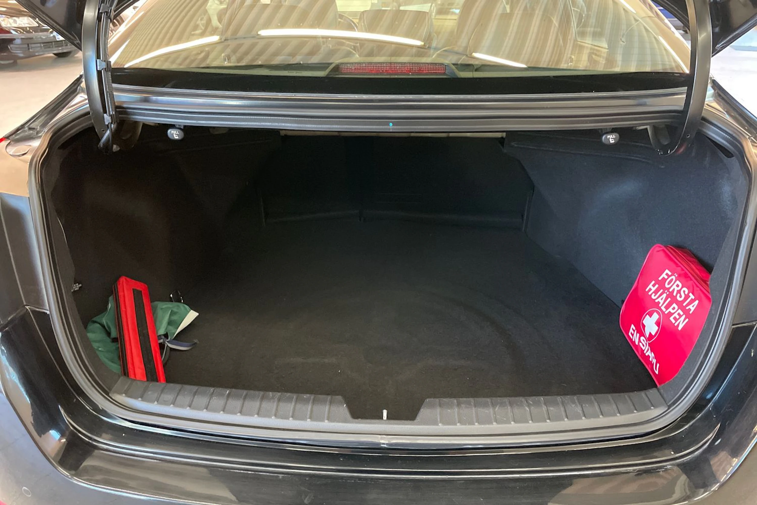 Musta Kia Optima 2013 kuva 21.