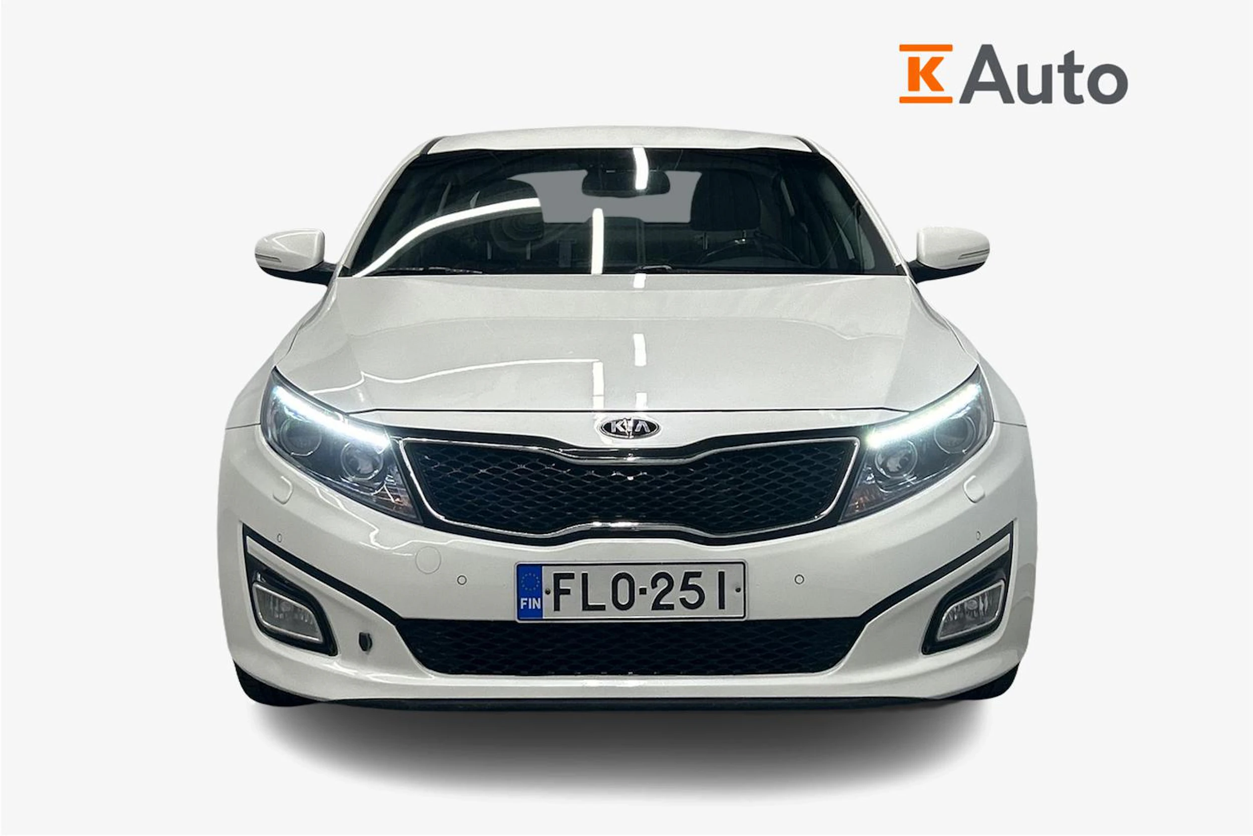 valkoinen Kia Optima 2015 kuva 4.