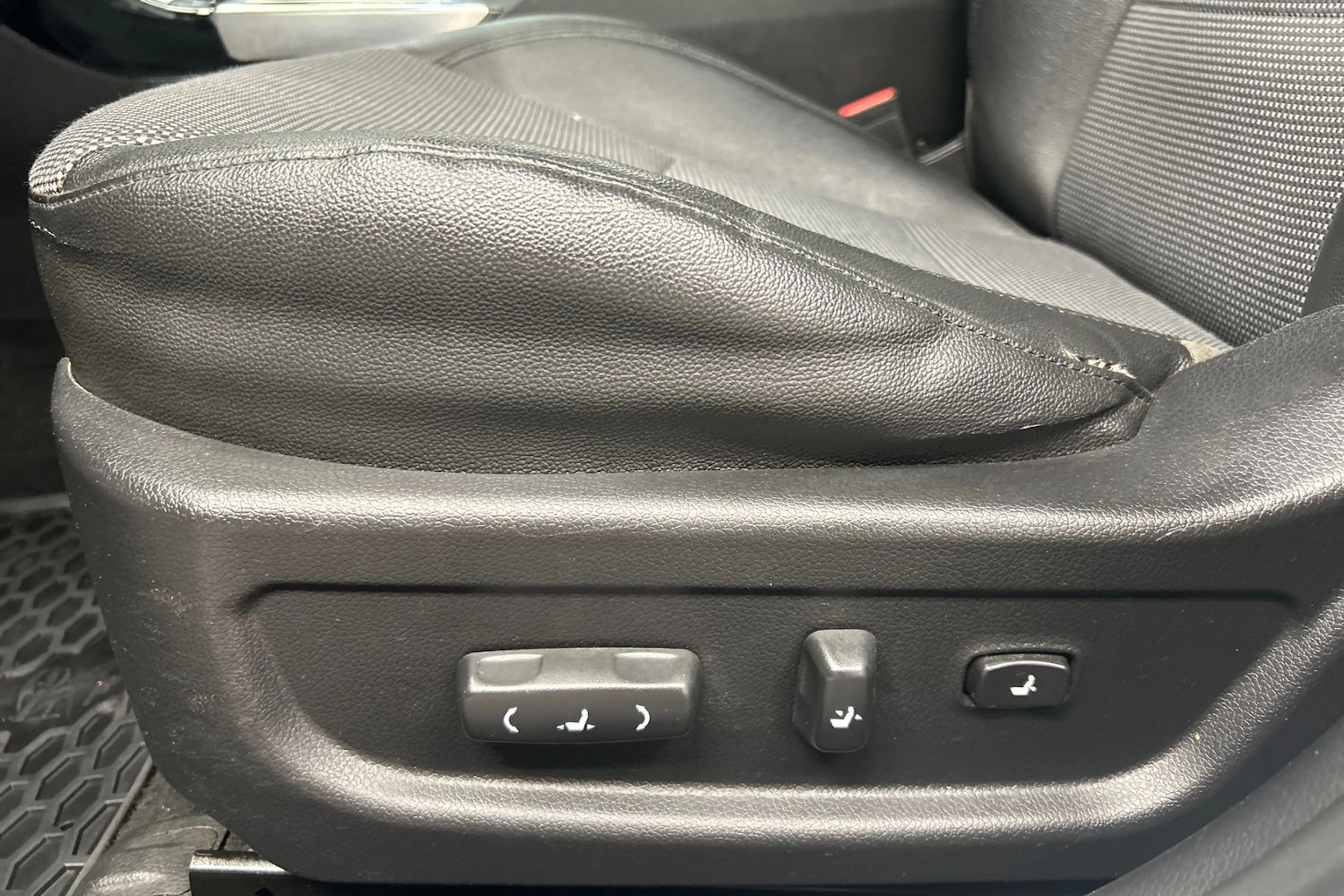 valkoinen Kia Optima 2015 kuva 22.