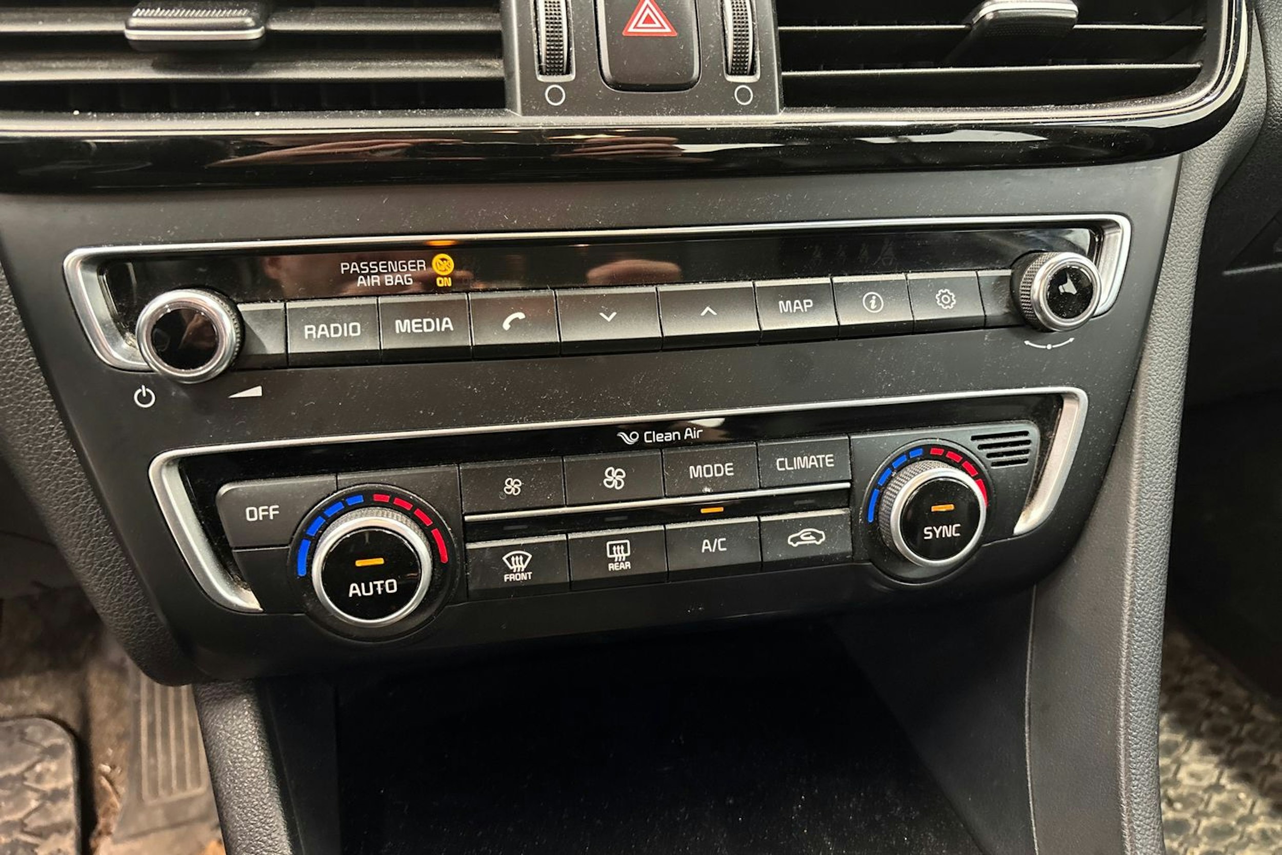 Musta Kia Optima 2016 kuva 28.