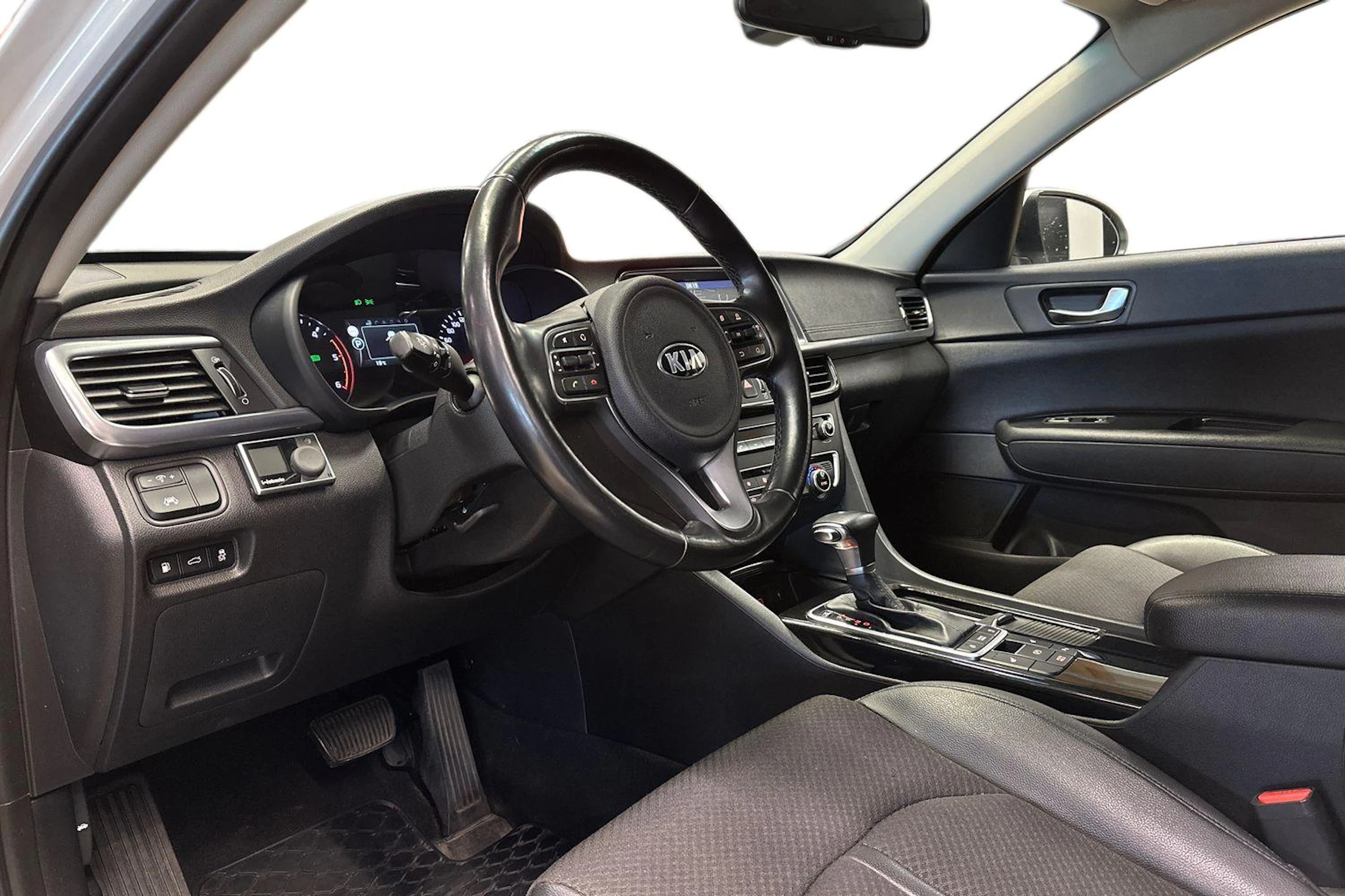 valkoinen Kia Optima 2016 kuva 8.