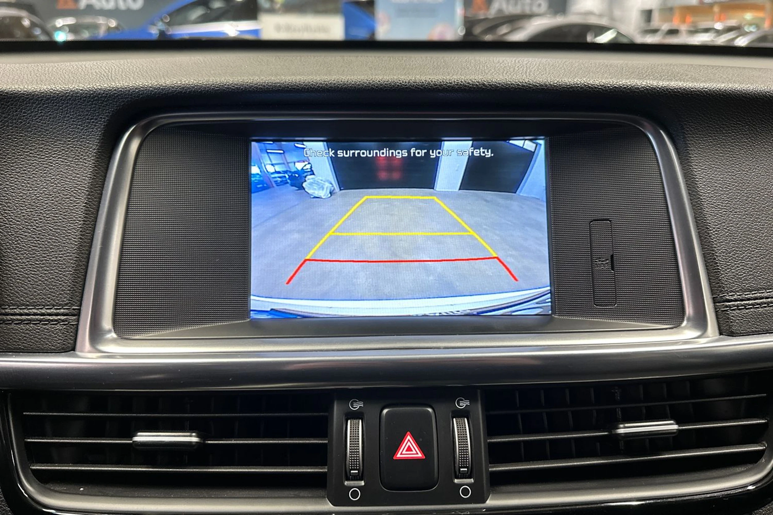 valkoinen Kia Optima 2016 kuva 16.