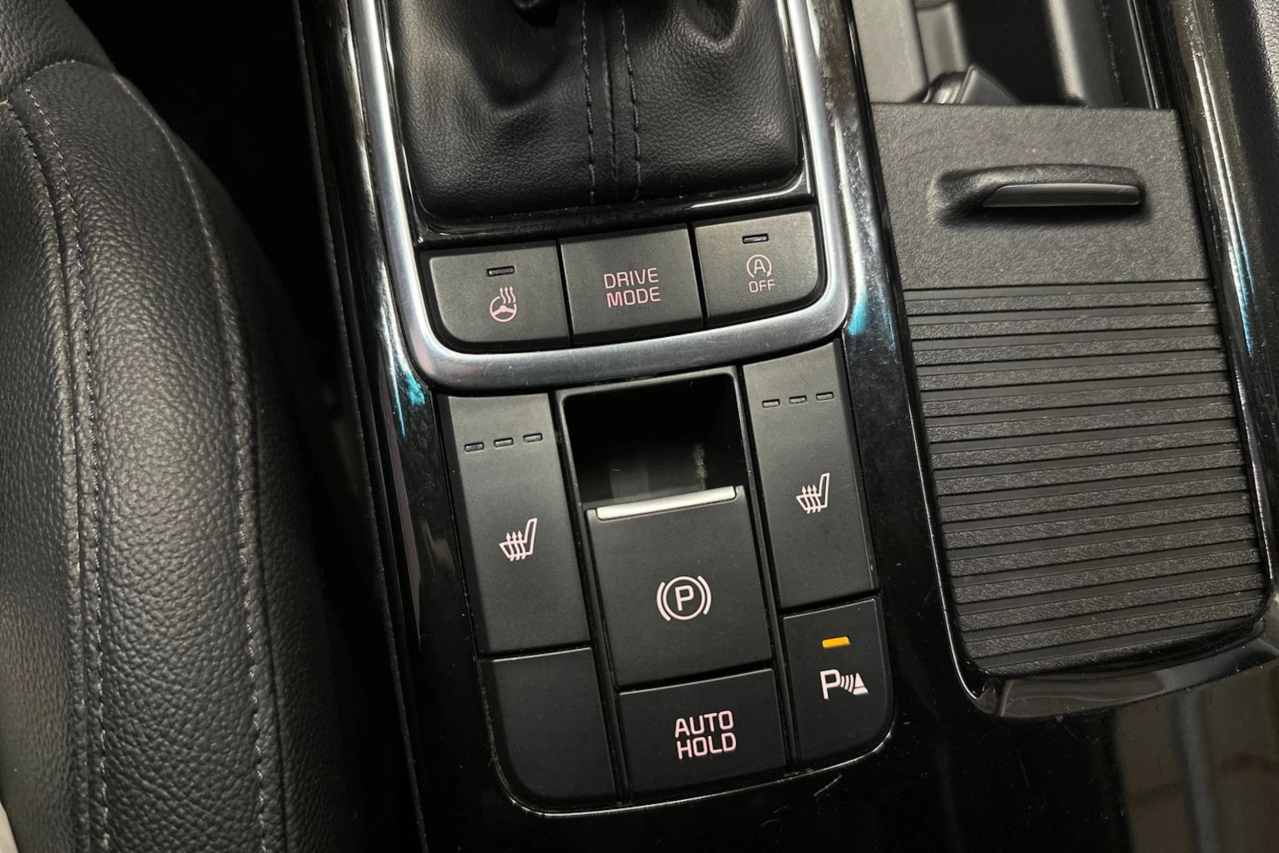 valkoinen Kia Optima 2016 kuva 19.