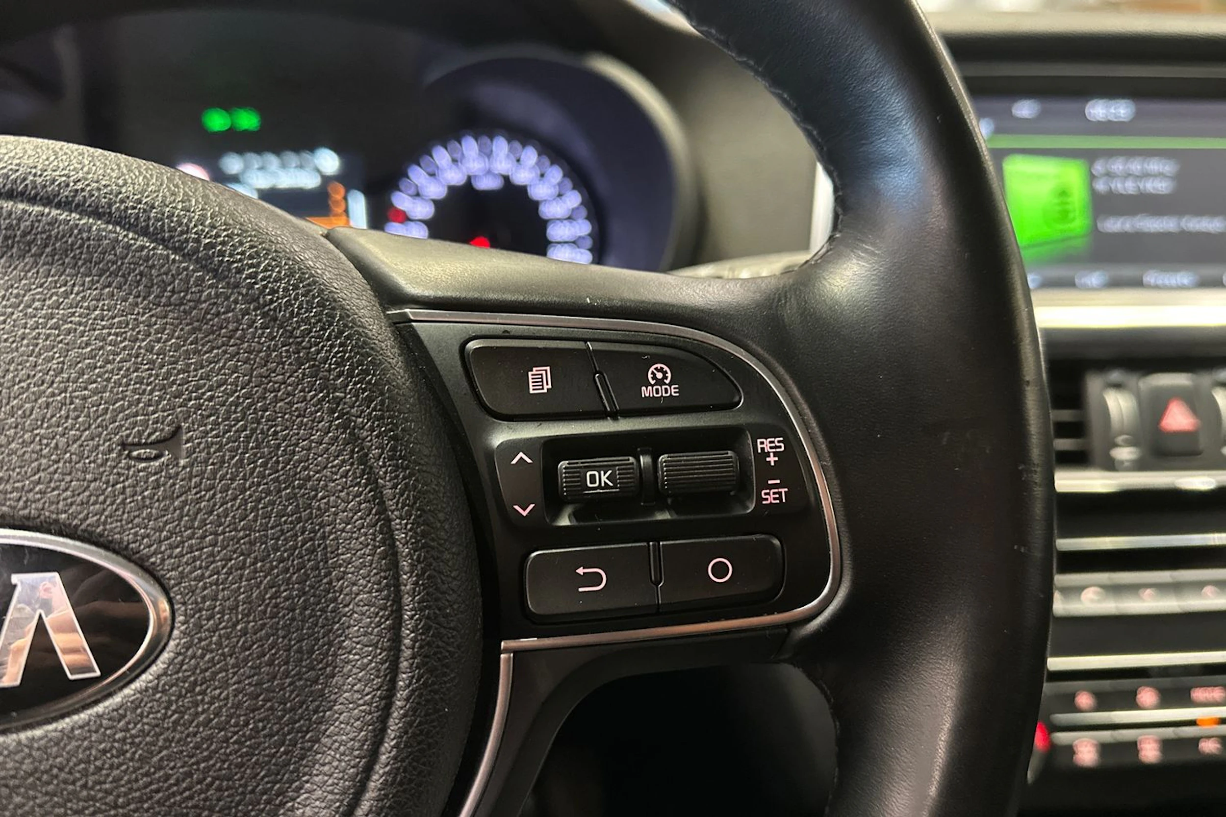 valkoinen Kia Optima 2016 kuva 22.