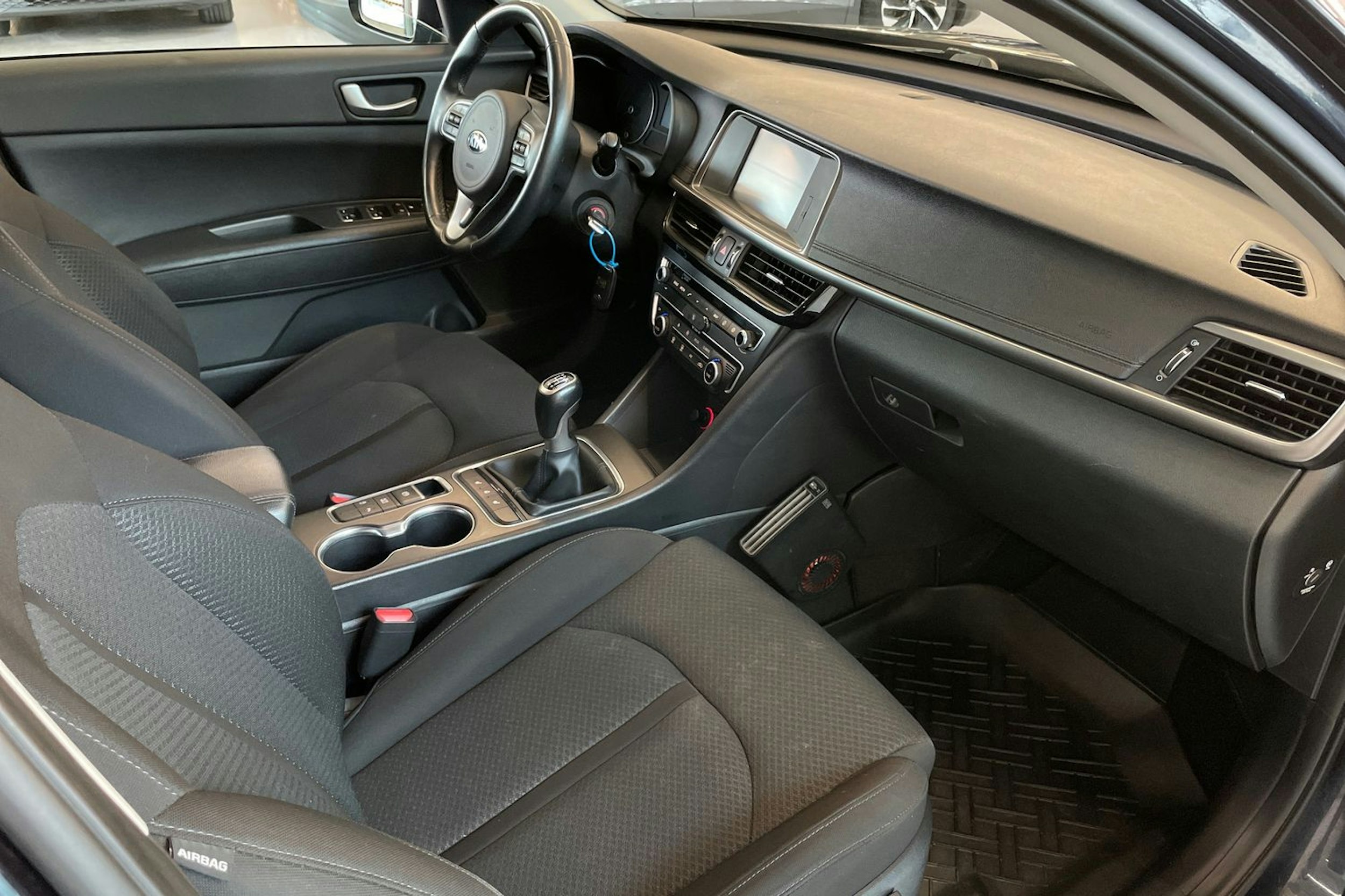 Sininen Kia Optima 2017 kuva 29.