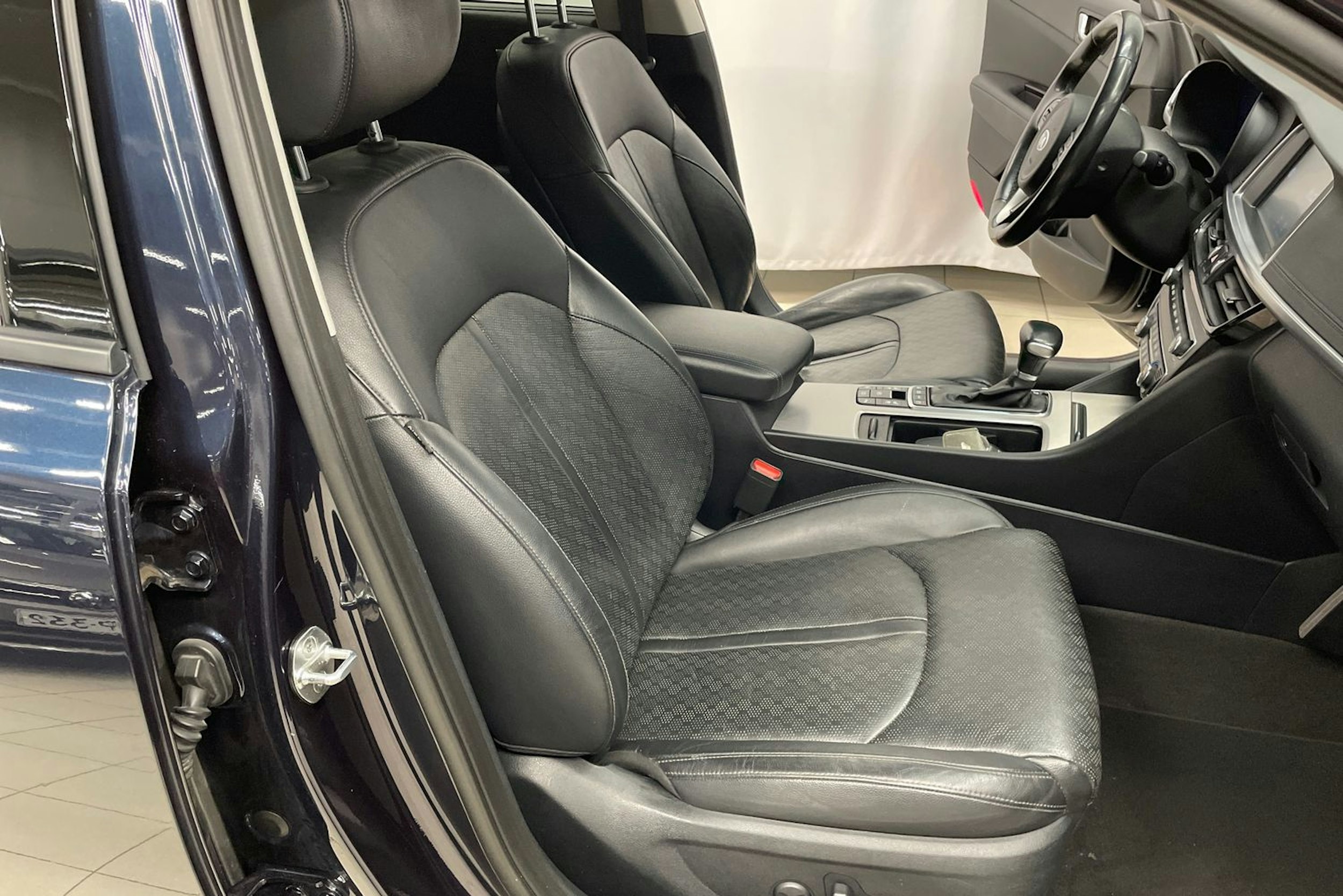 sininen Kia Optima 2017 kuva 30.