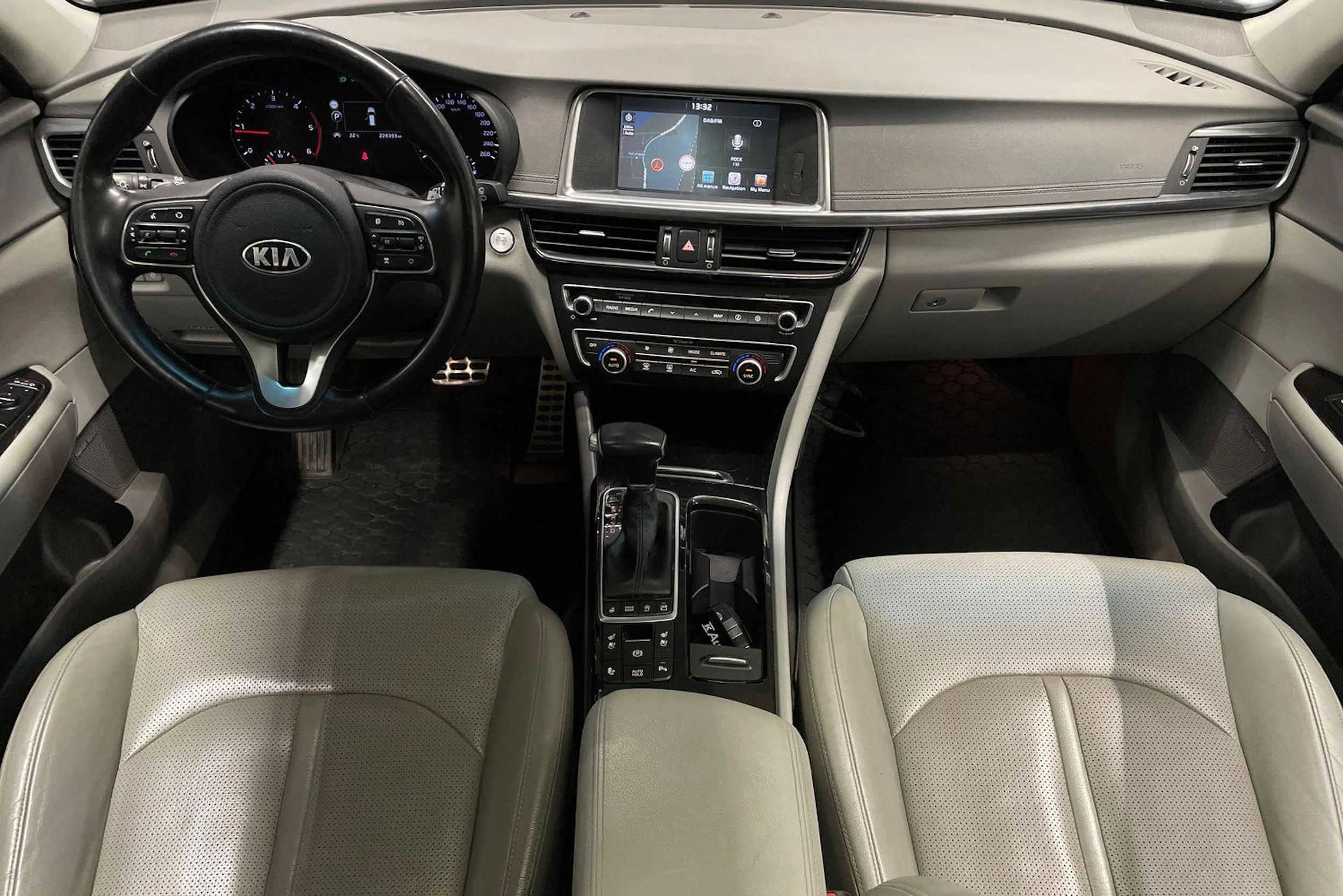 musta Kia Optima 2017 kuva 7.