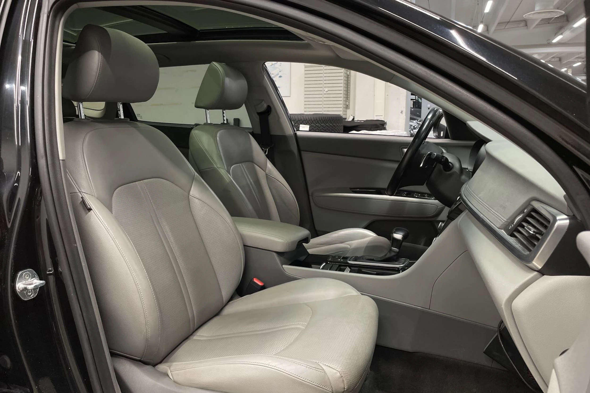 musta Kia Optima 2017 kuva 26.