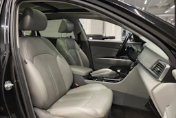 musta Kia Optima 2017 kuva 26.