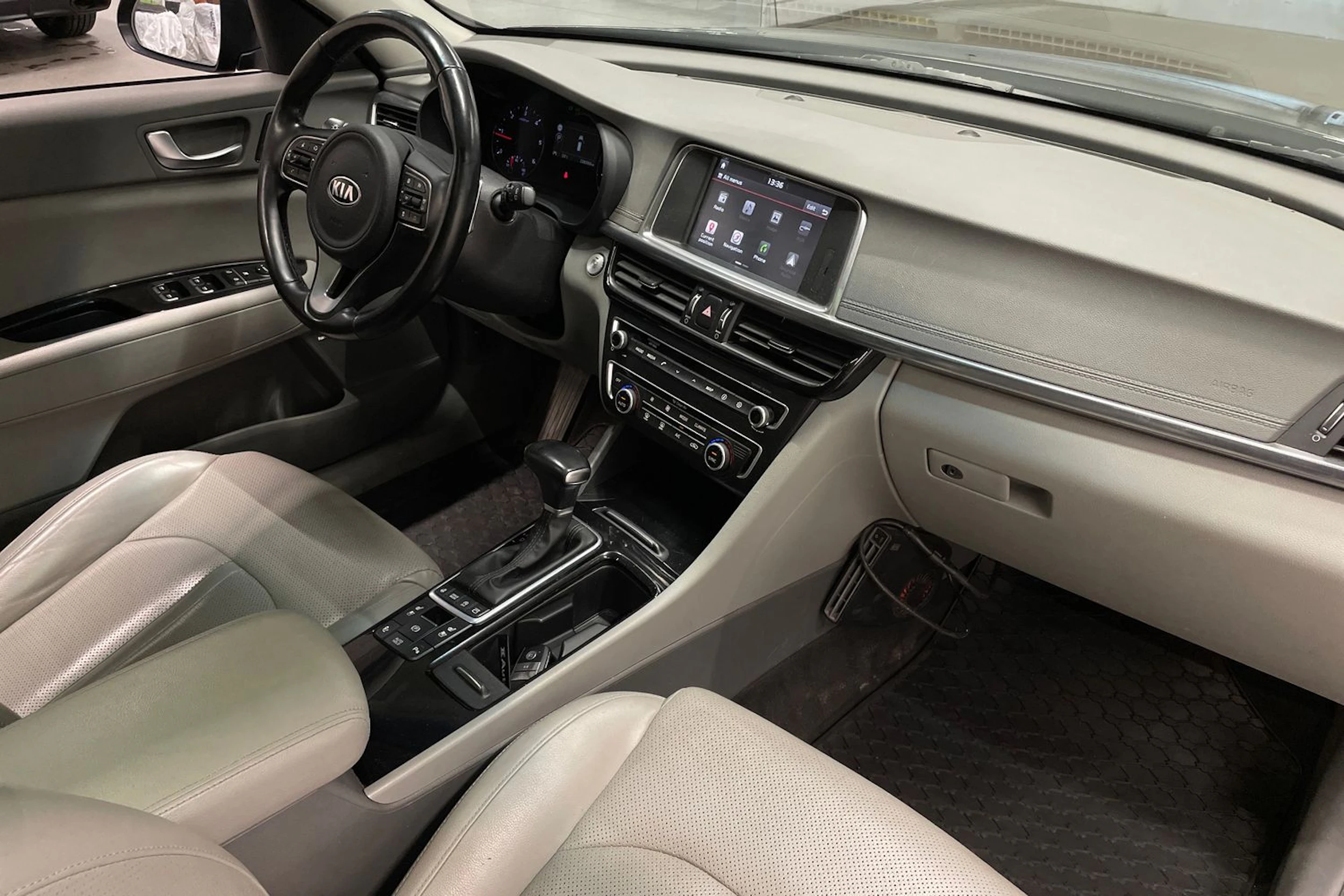 musta Kia Optima 2017 kuva 27.
