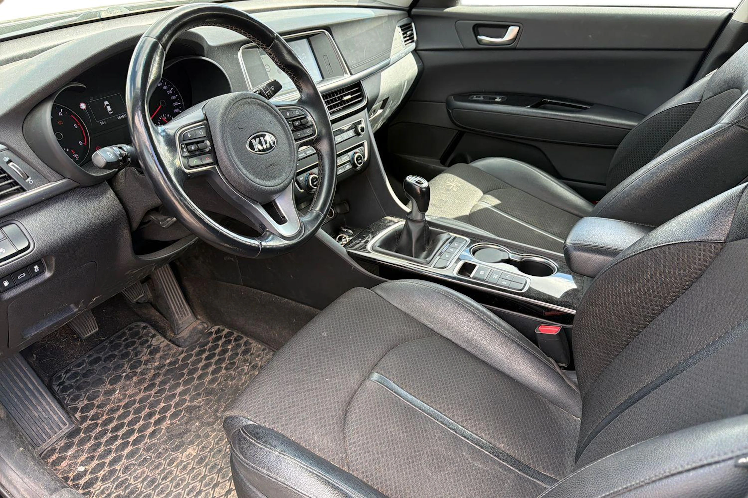 musta Kia Optima 2018 kuva 3.