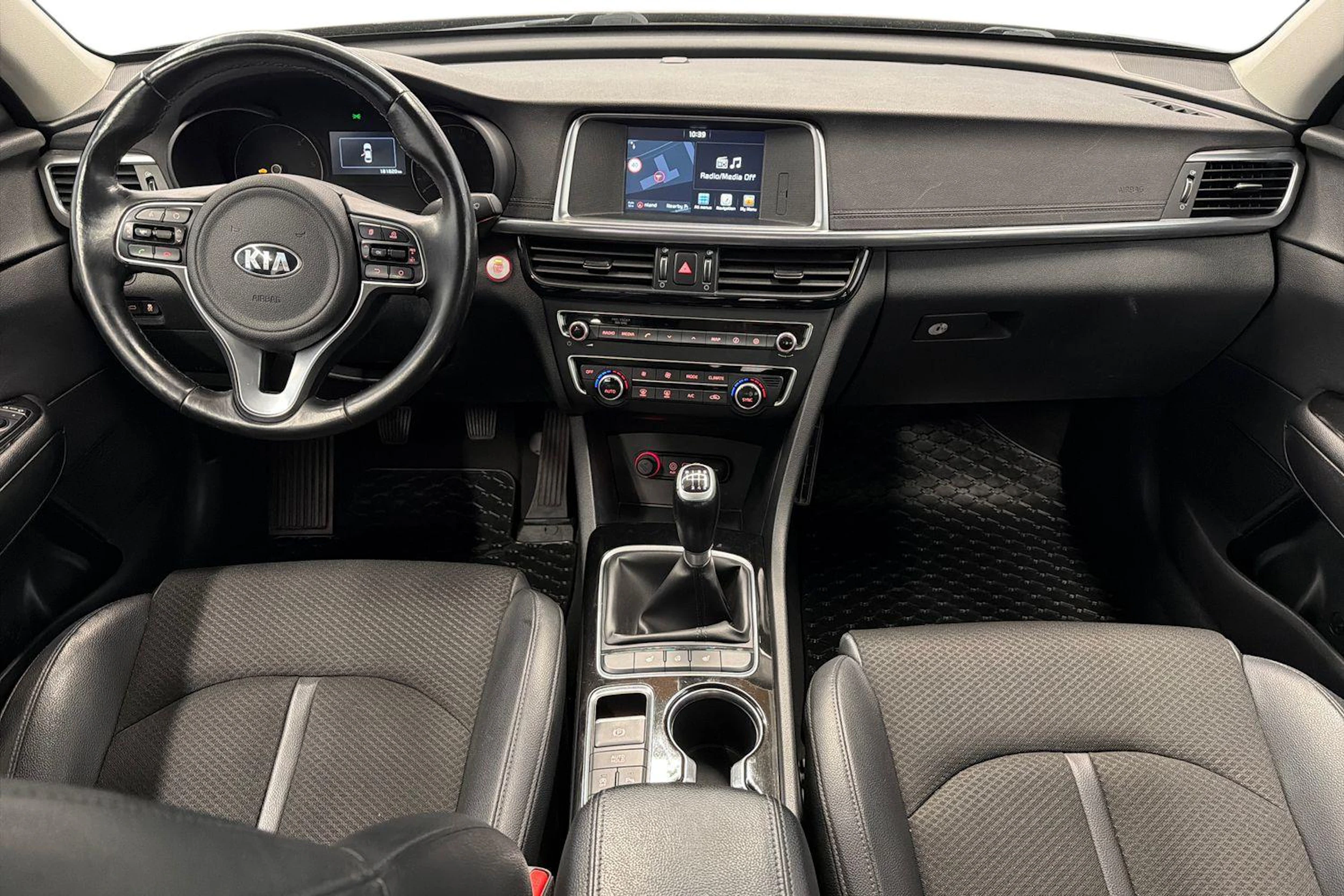musta Kia Optima 2018 kuva 7.